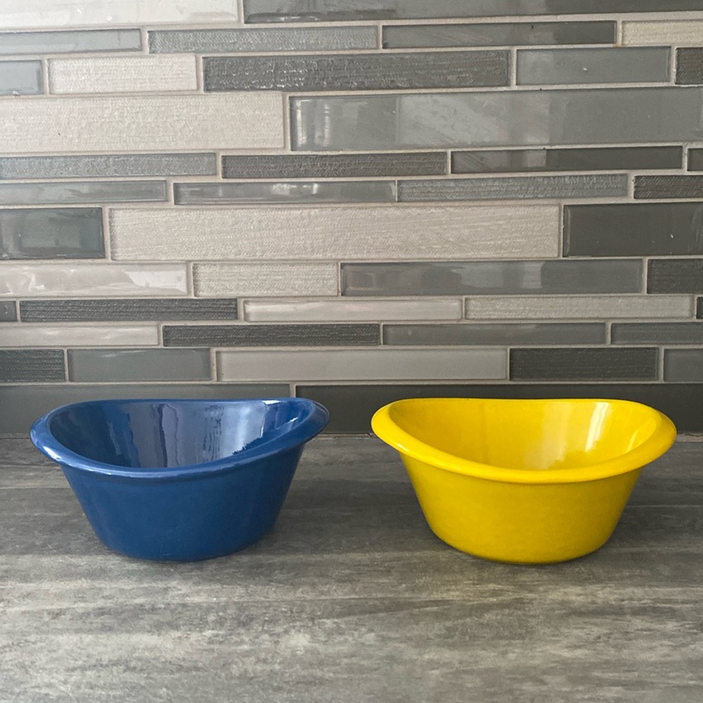 Copco enamelled cast iron bowls in blue and yellow - Michael Lax design-Denmark